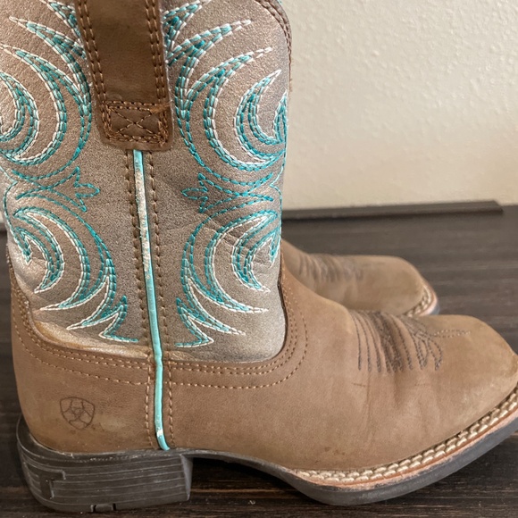 Girl’s Ariat Cowboy Boots - Picture 3 of 6